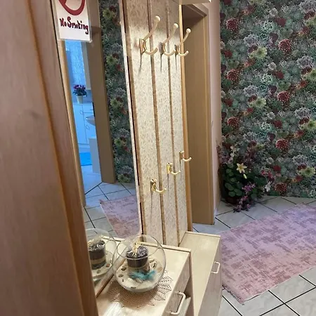 Steffi Lauschke Daire *